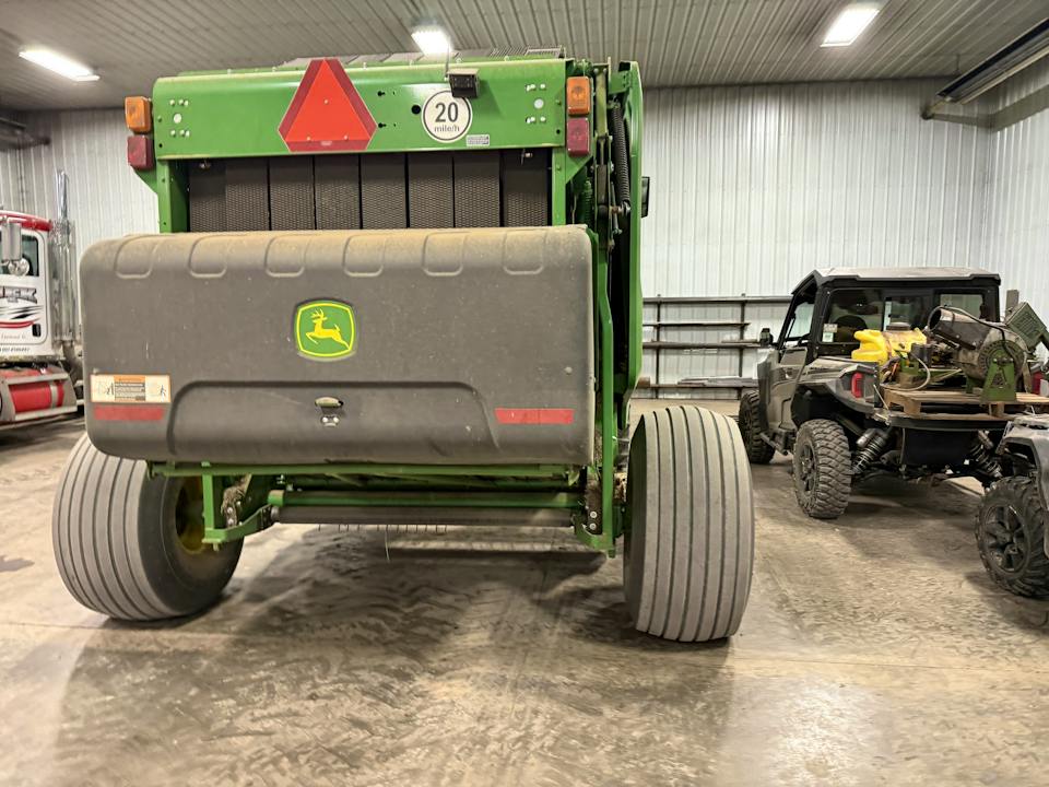 John Deere 561M