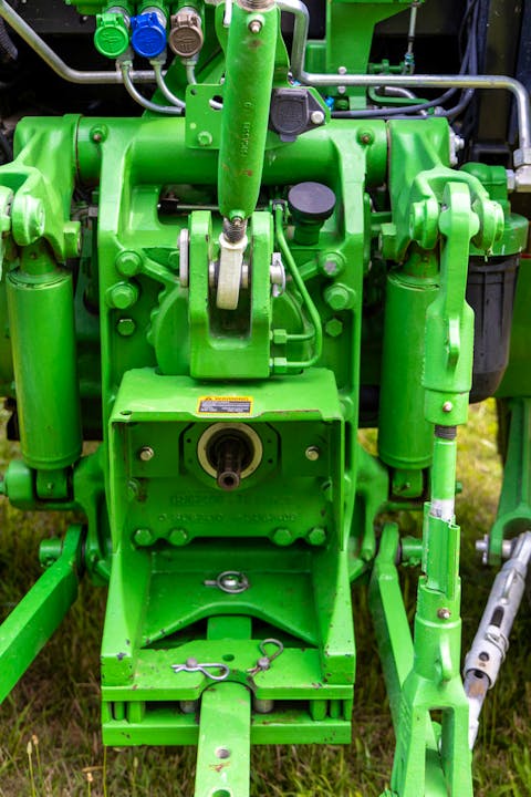John Deere 6105E Cab