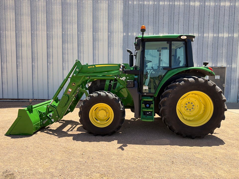 John Deere 6110M