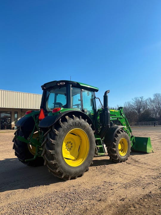 John Deere 6110M