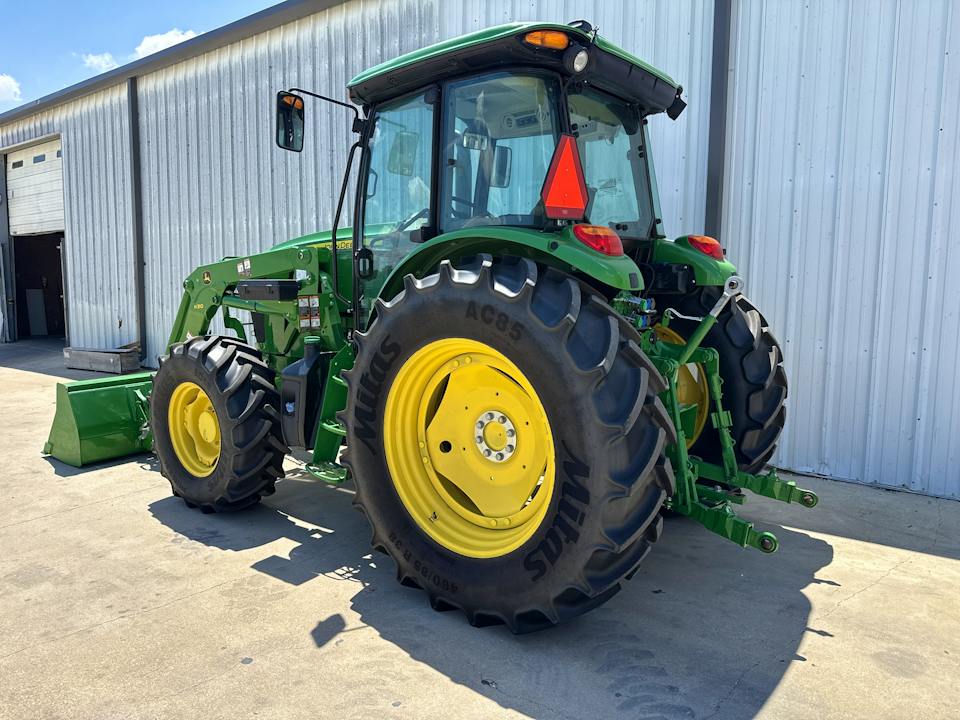 John Deere 6120E