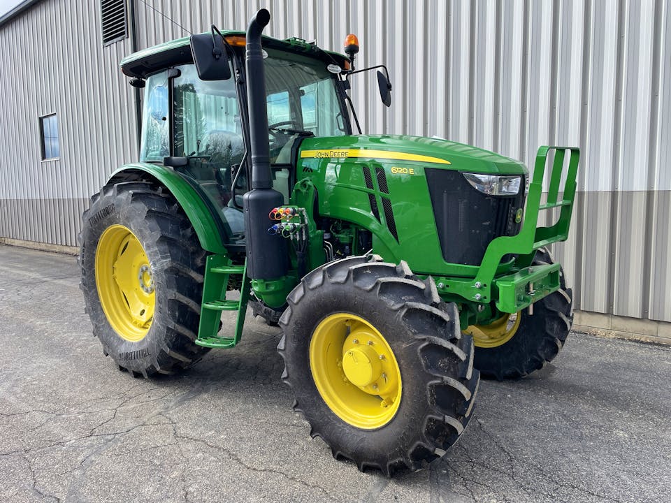 John Deere 6120E