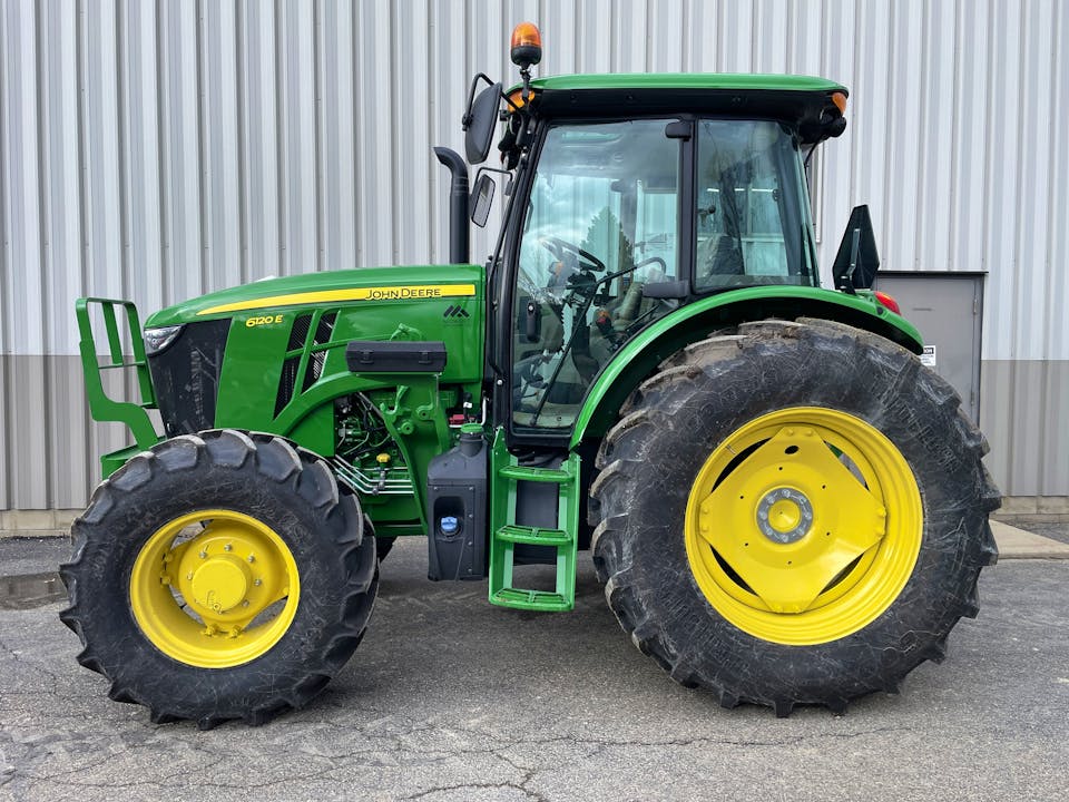 John Deere 6120E