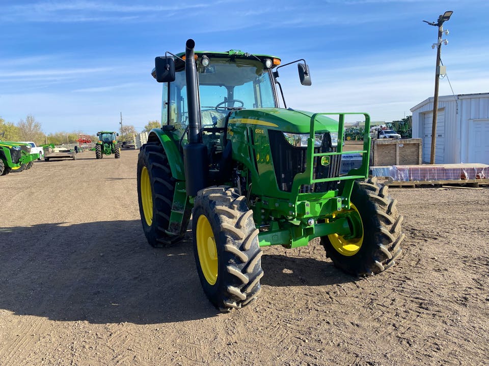 John Deere 6120E