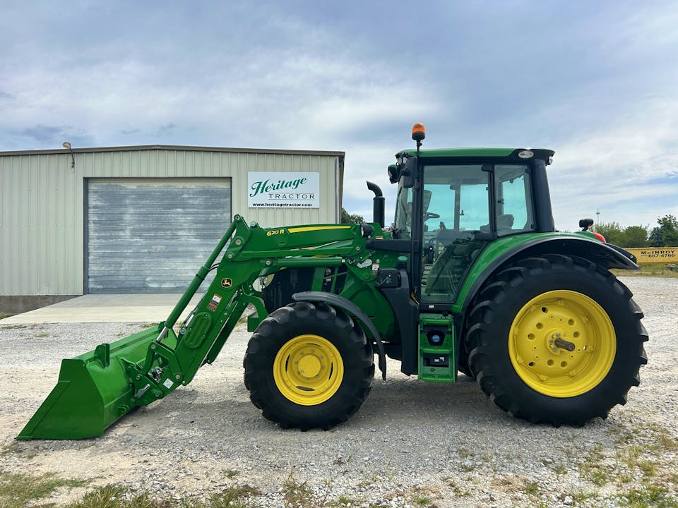 John Deere 6120M