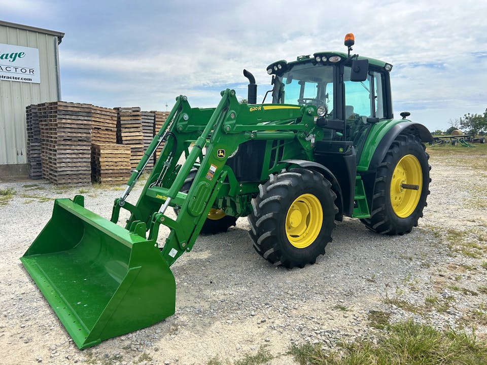 John Deere 6120M