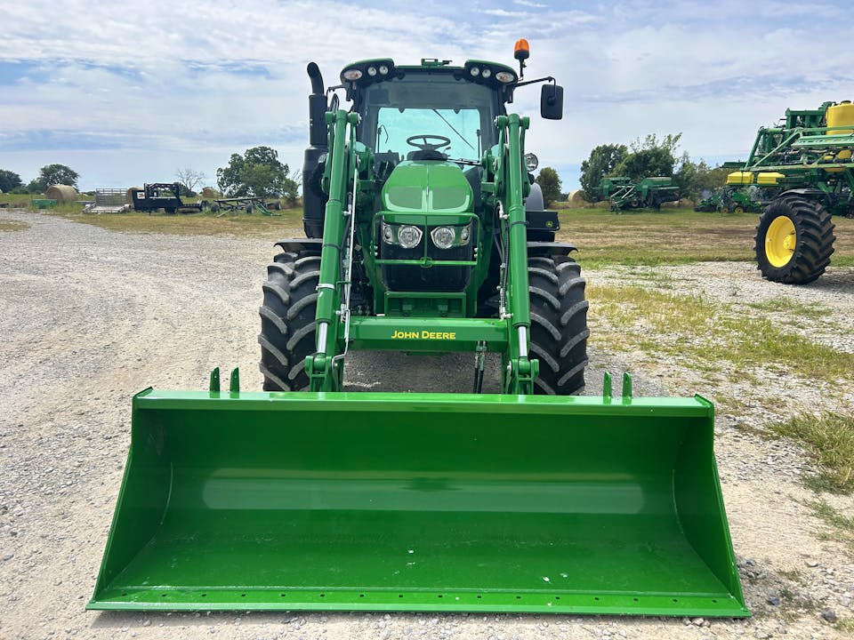 John Deere 6120M