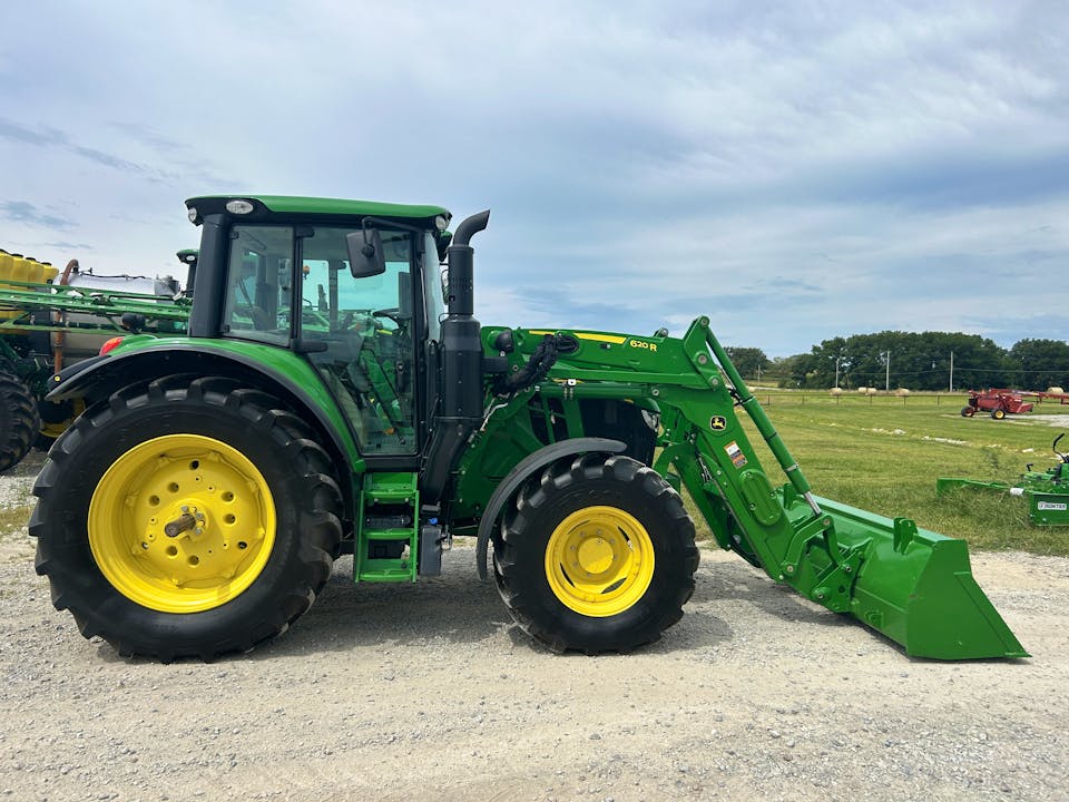 John Deere 6120M