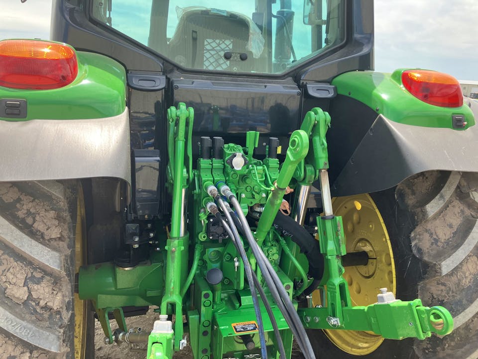 John Deere 6120M