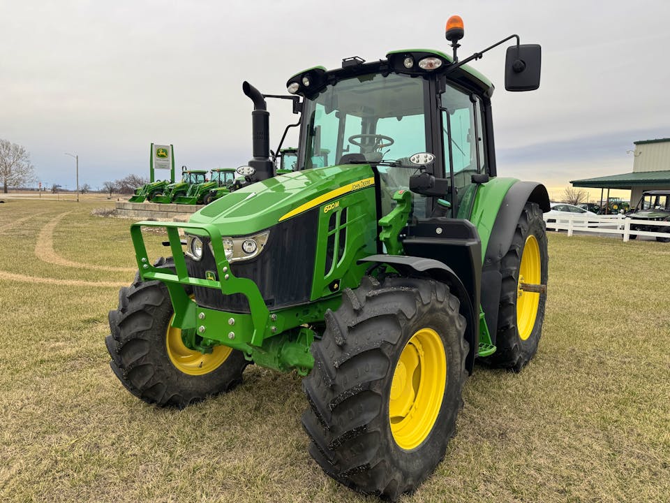John Deere 6120M
