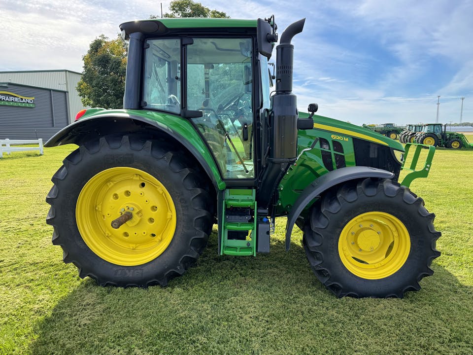 John Deere 6120M