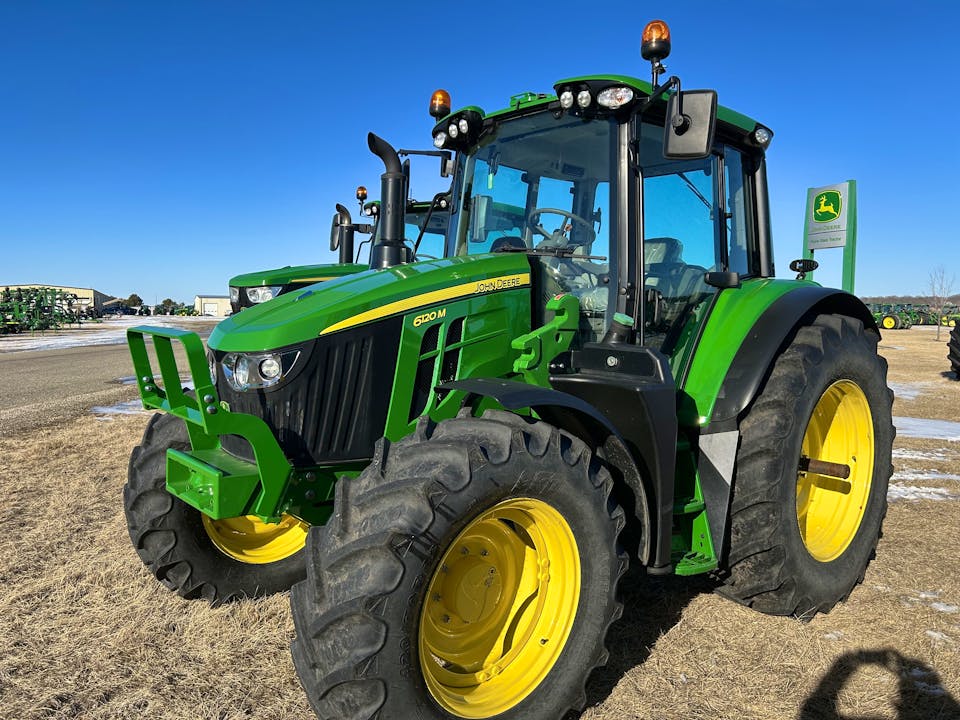 John Deere 6120M
