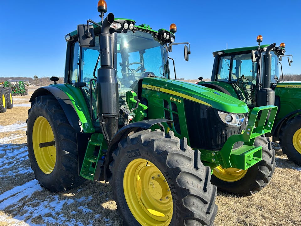 John Deere 6120M