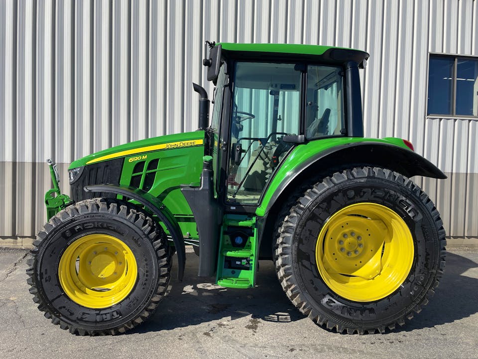 John Deere 6120M