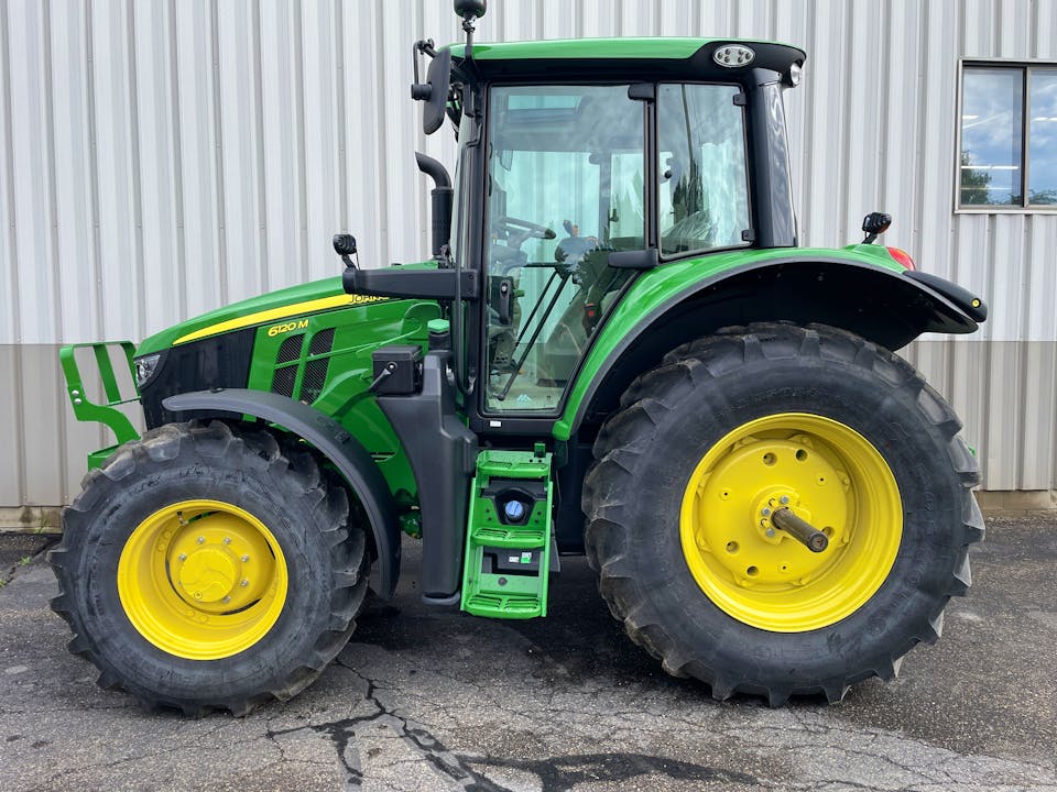 John Deere 6120M