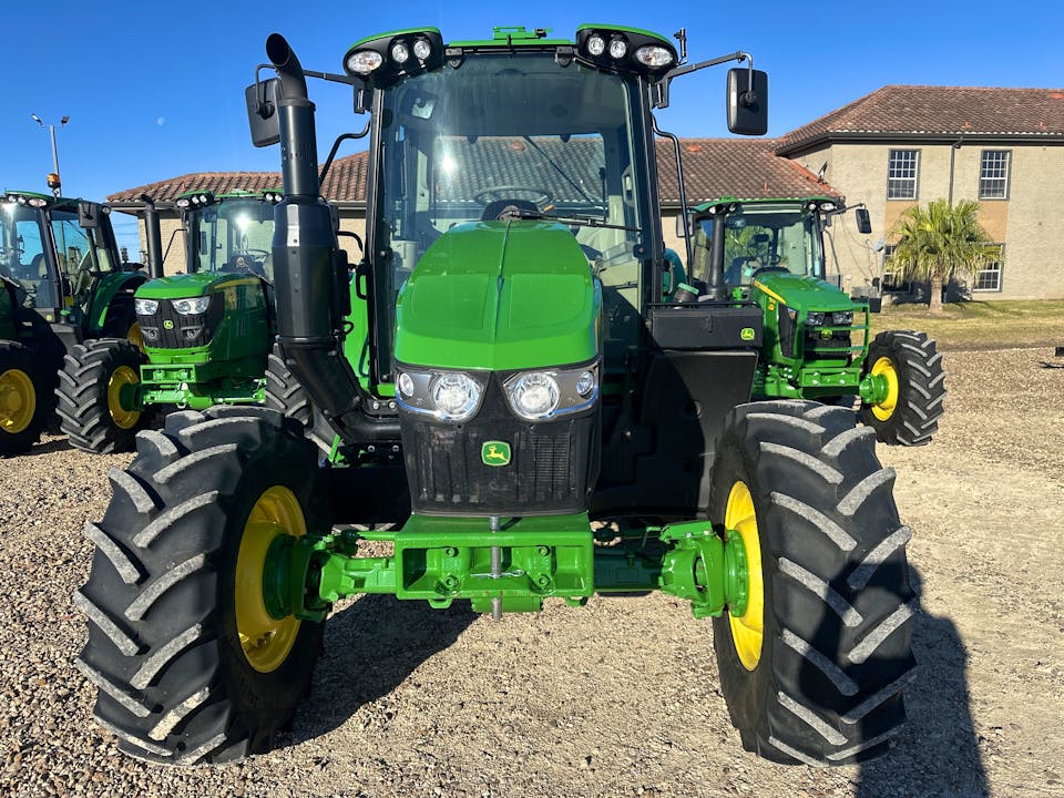 John Deere 6120M