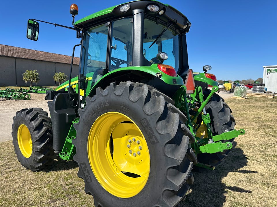 John Deere 6120M