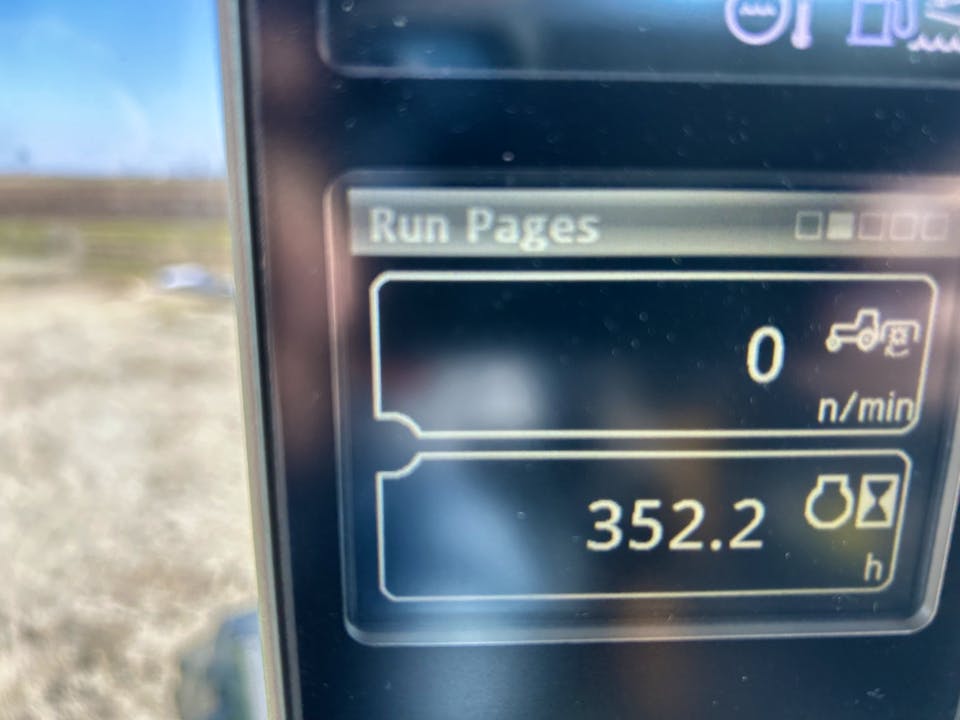 John Deere 6120M Cab