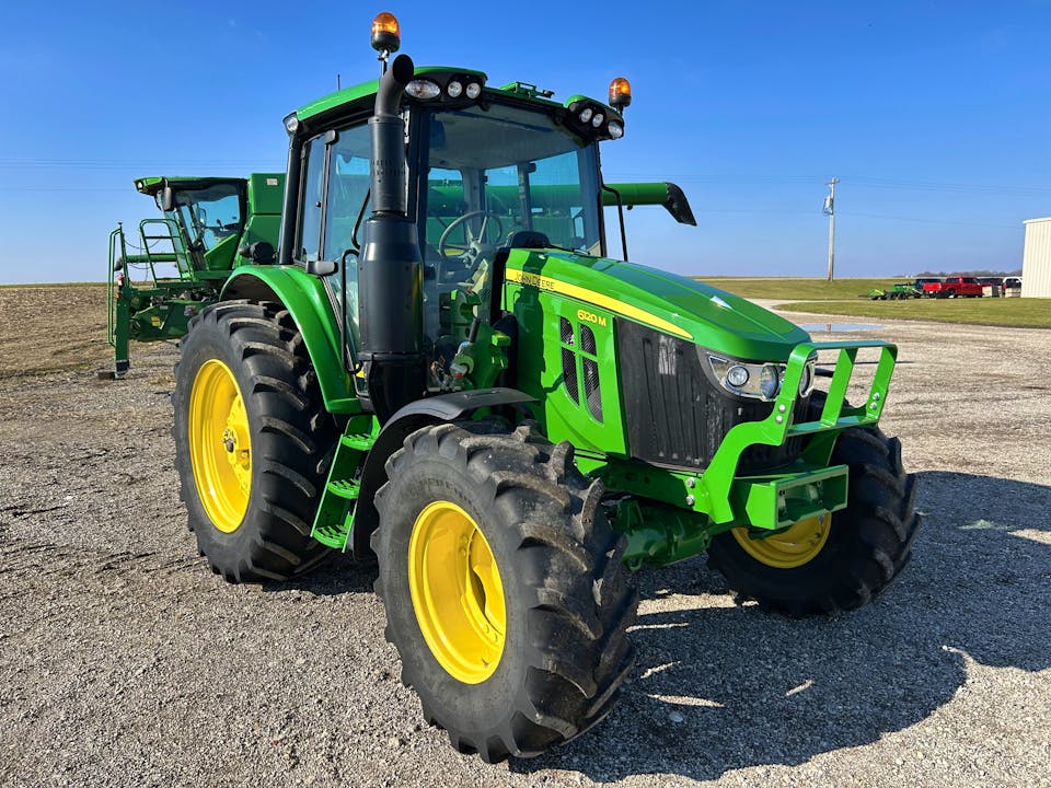 John Deere 6120M Cab