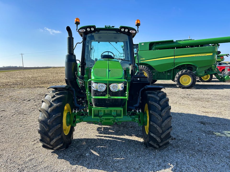 John Deere 6120M Cab