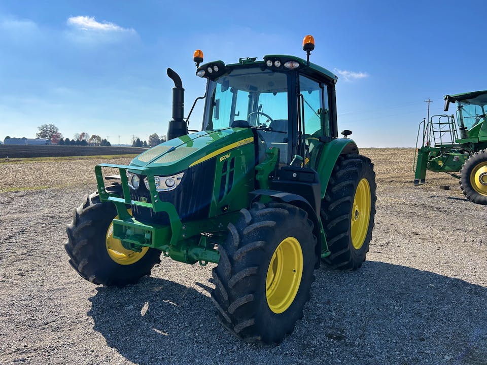 John Deere 6120M Cab