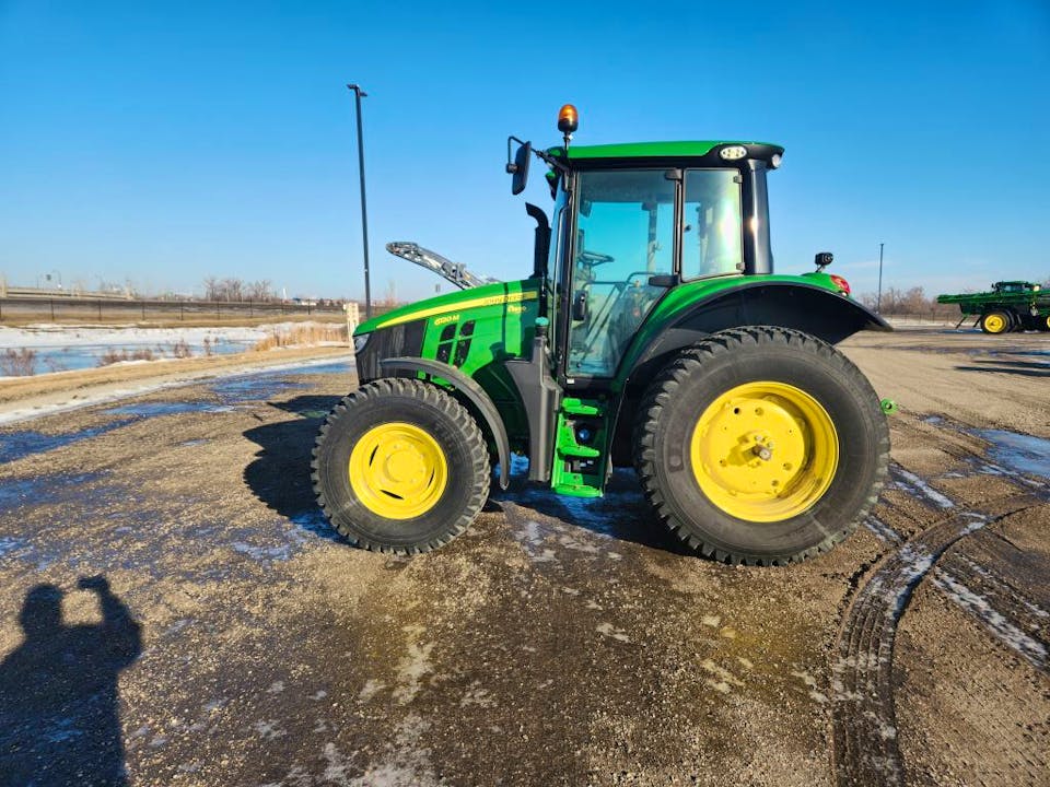 John Deere 6120M