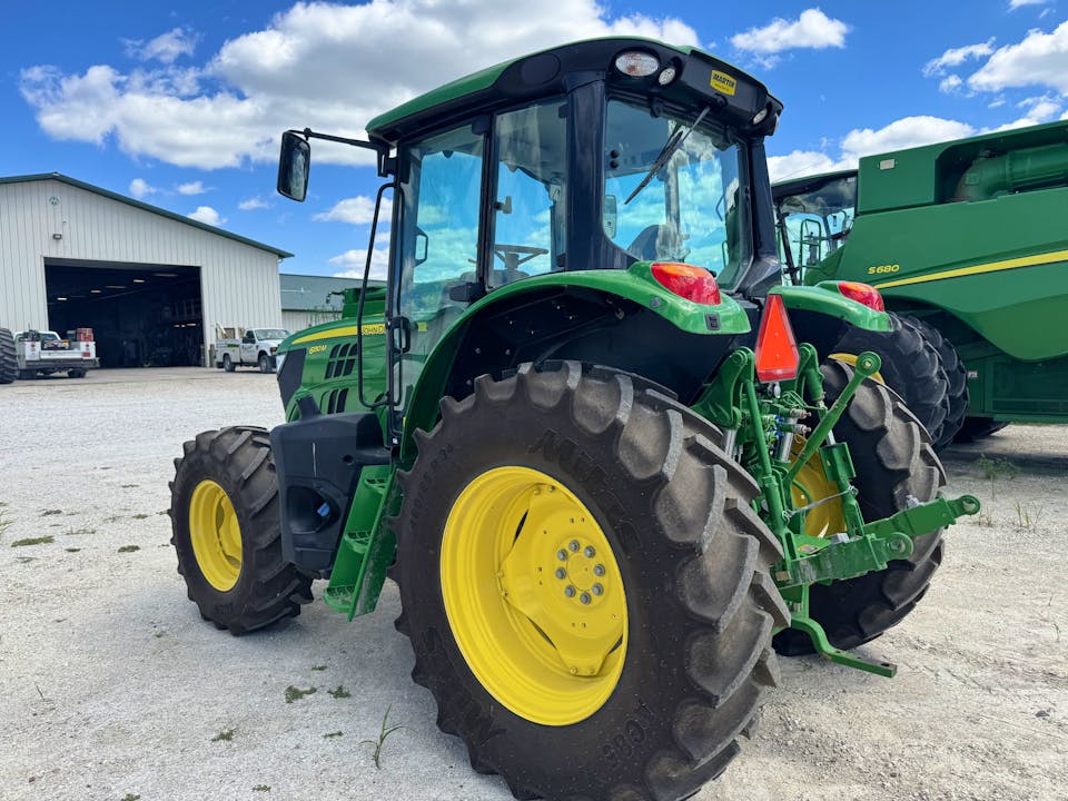 John Deere 6130M Cab