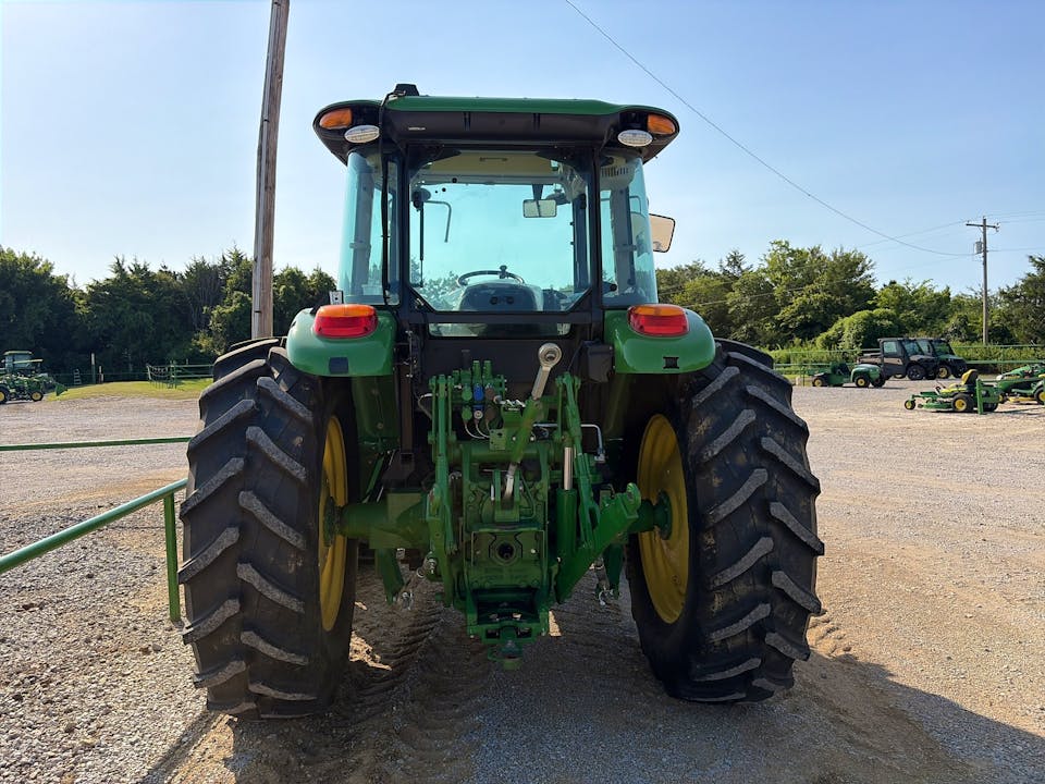 John Deere 6135E Cab