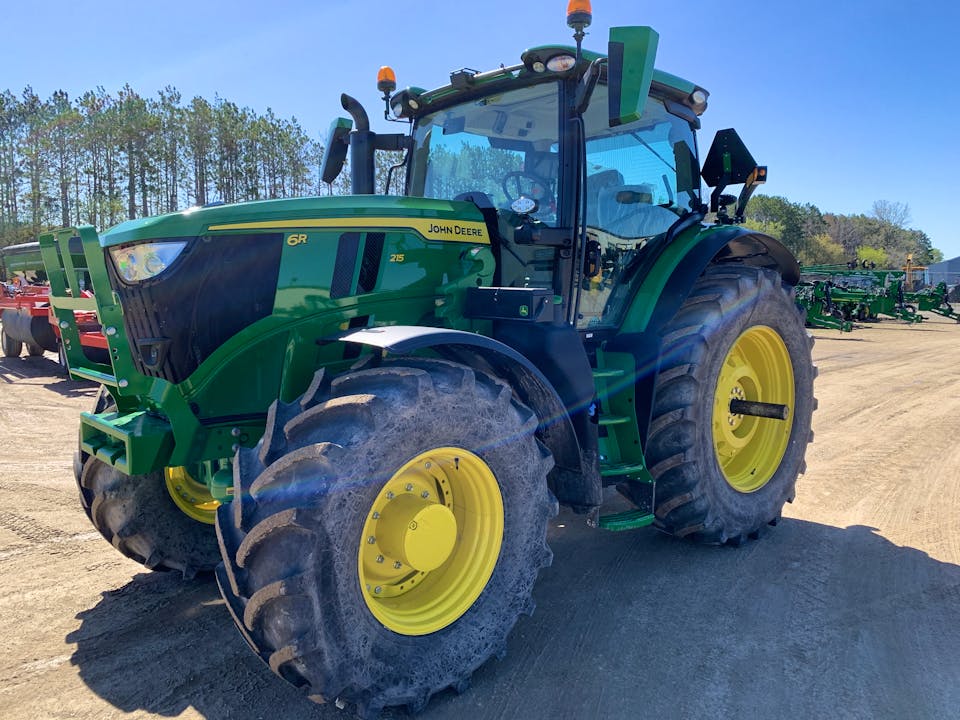John Deere 6215R