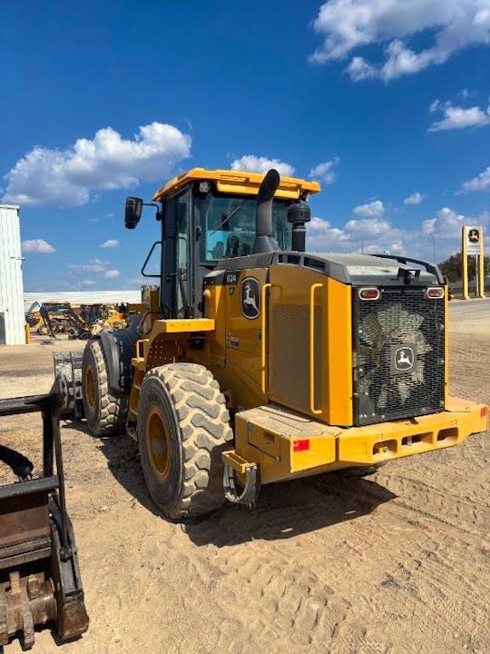John Deere 624P
