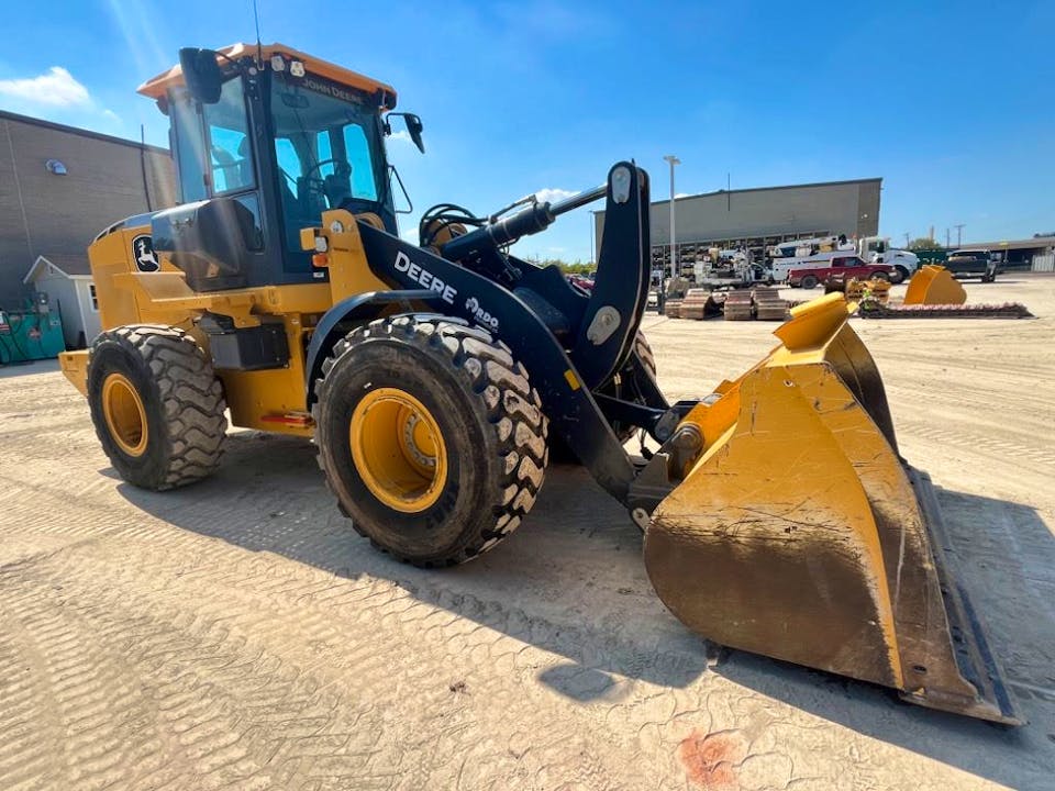 John Deere 624P