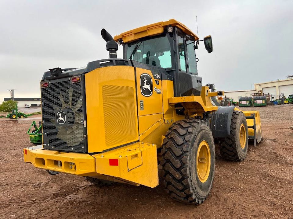 John Deere 624P