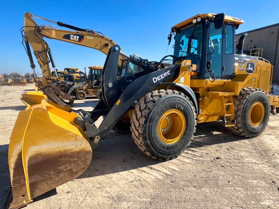 John Deere 624P