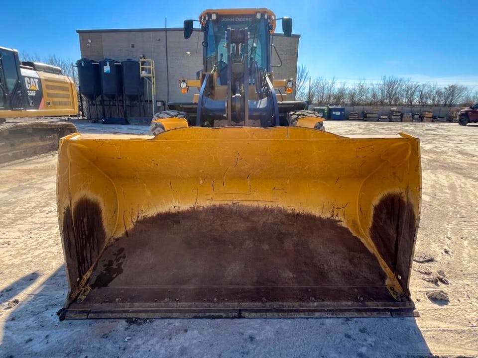 John Deere 624P
