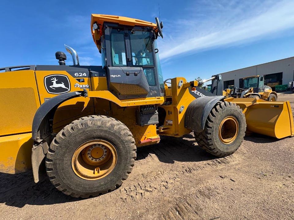 John Deere 624P