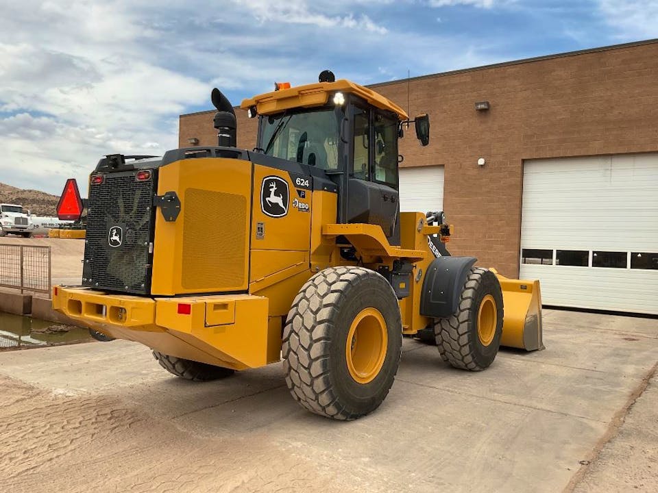 John Deere 624P
