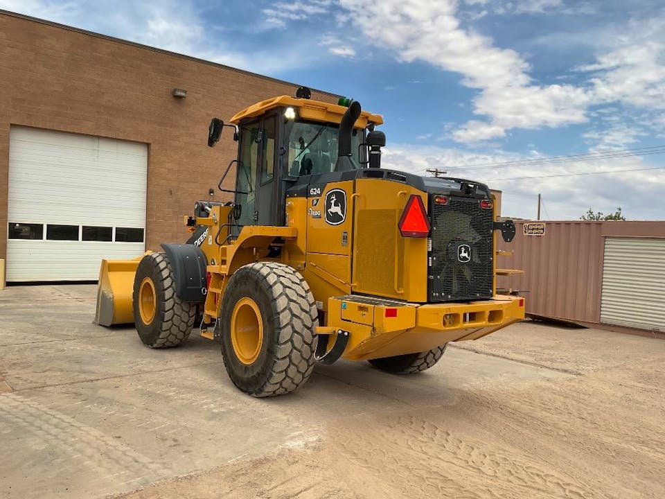 John Deere 624P
