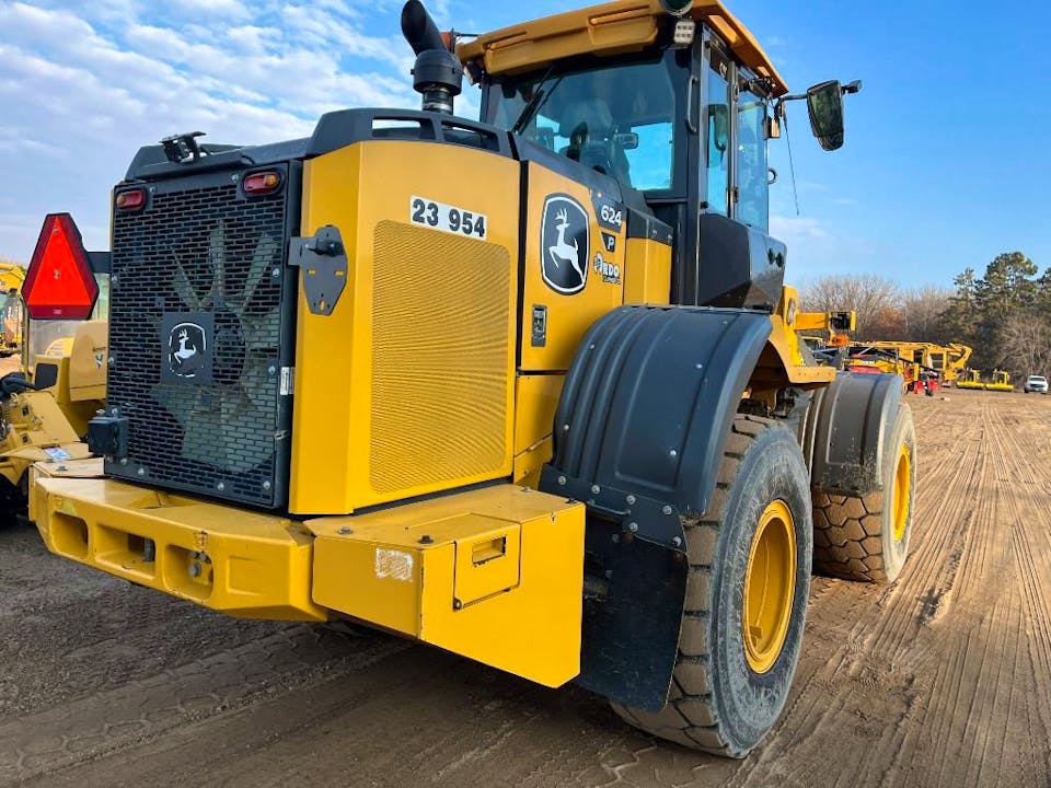 John Deere 624P