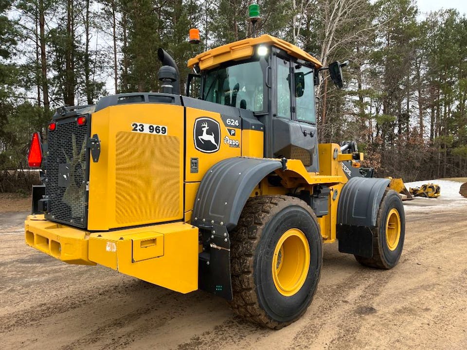 John Deere 624P