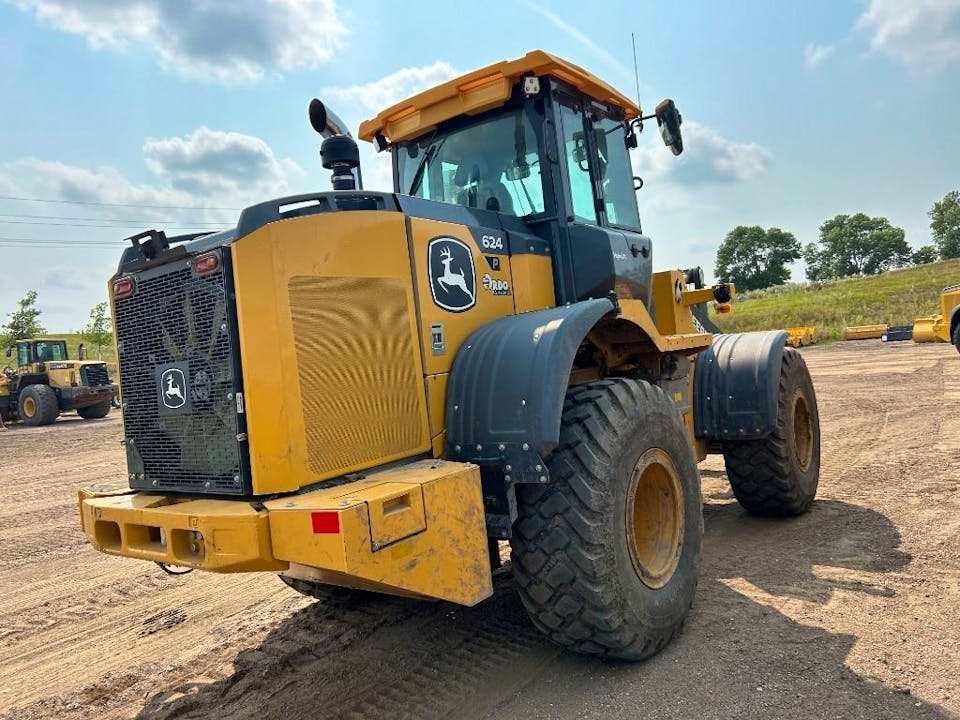 John Deere 624P