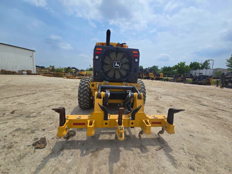 John Deere 672G