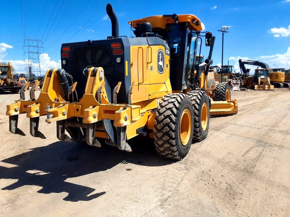 John Deere 672G