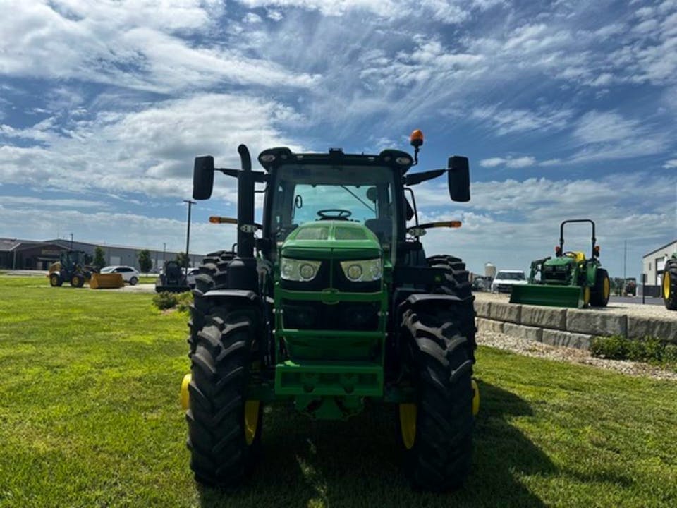 John Deere 6R 165