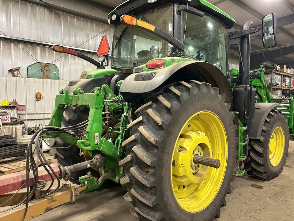 John Deere 6R 195