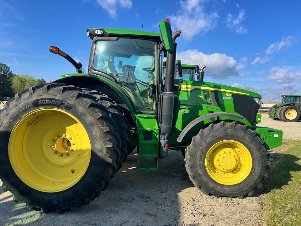 John Deere 6R 195