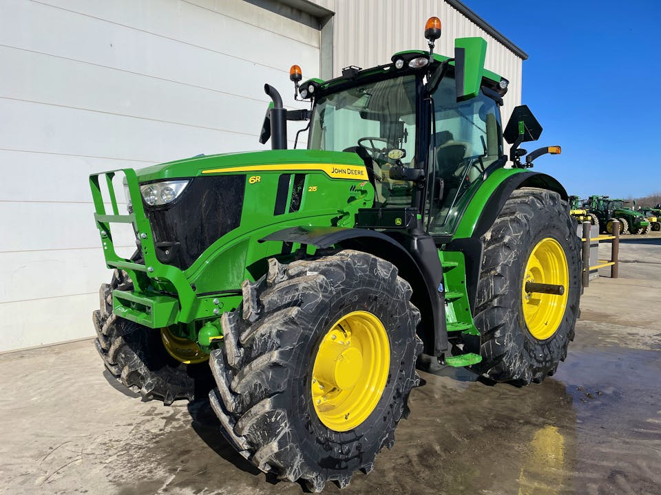 John Deere 6R 215