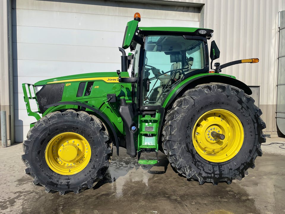 John Deere 6R 215