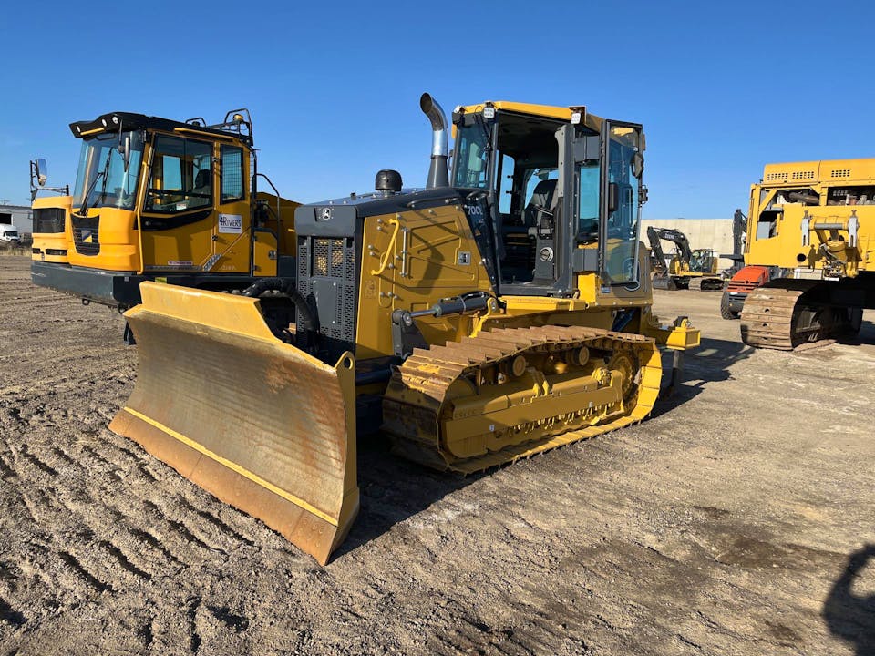 John Deere 700L
