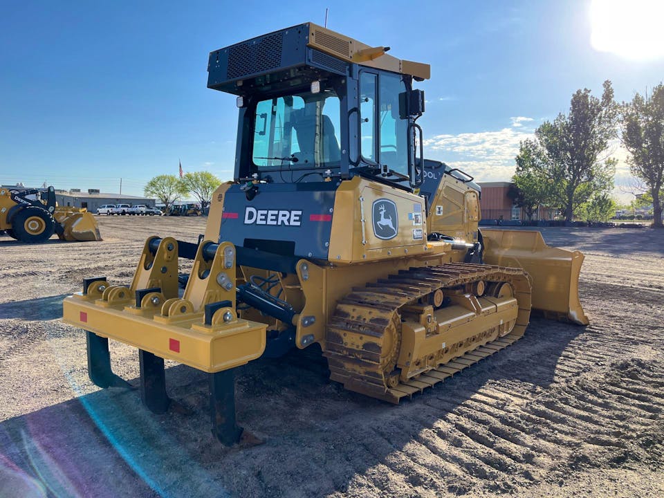 John Deere 700L