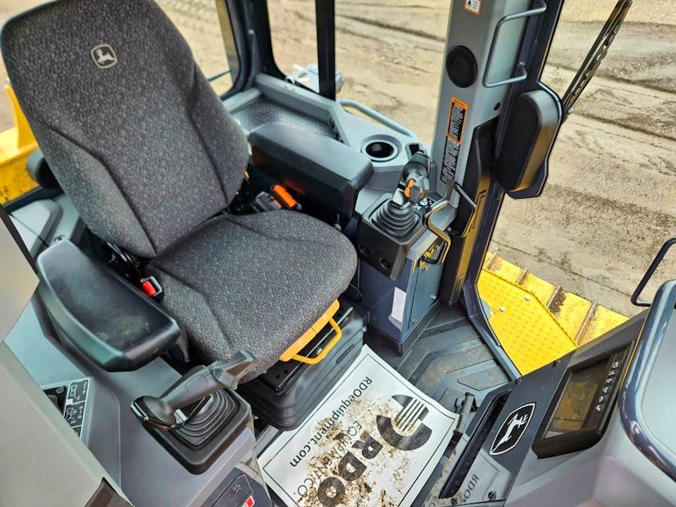 John Deere 750L